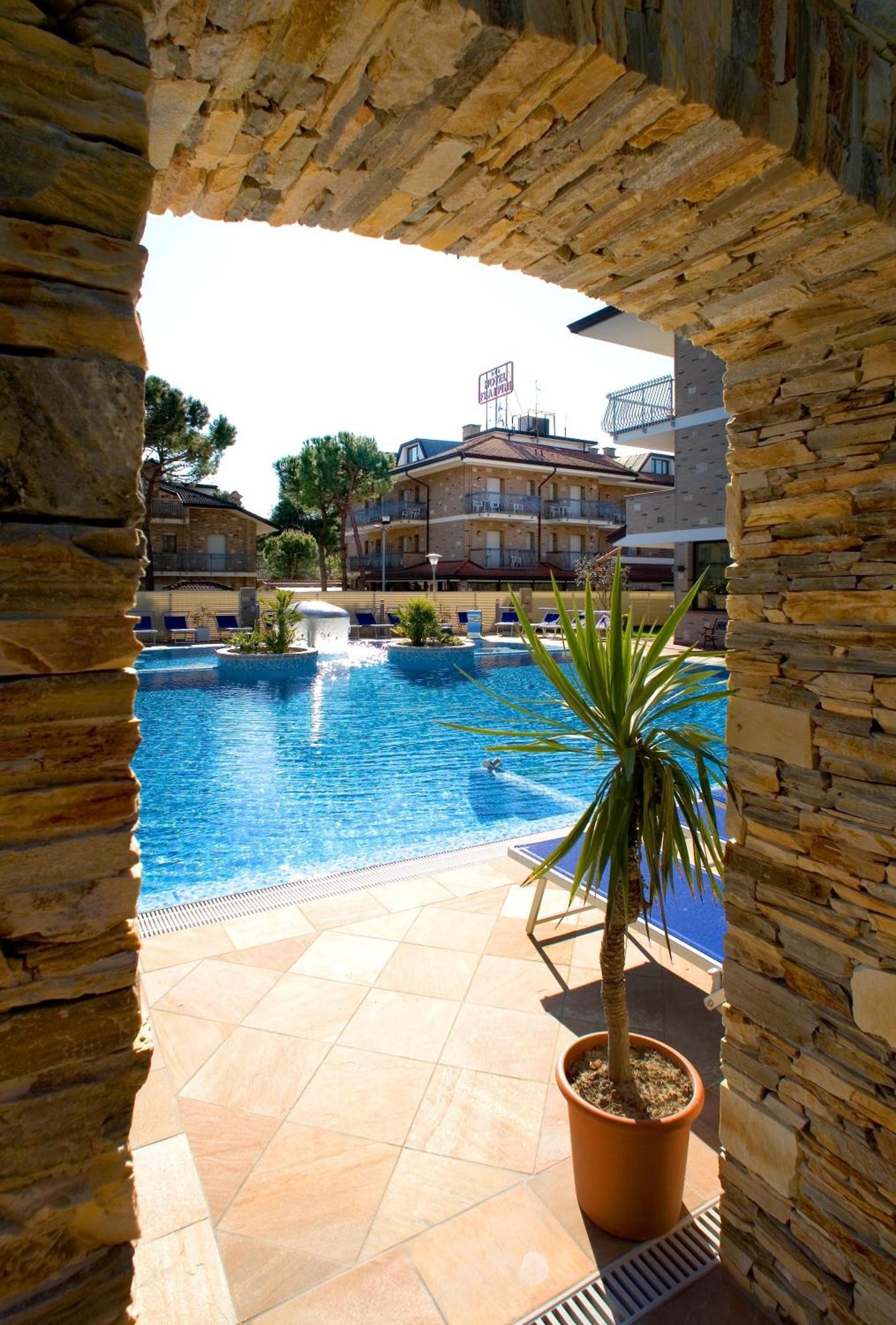 Hotel&Wellness Fra I Pini Lignano Sabbiadoro Exterior foto