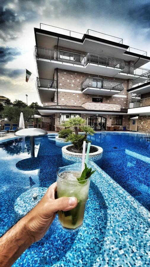 Hotel&Wellness Fra I Pini Lignano Sabbiadoro Exterior foto